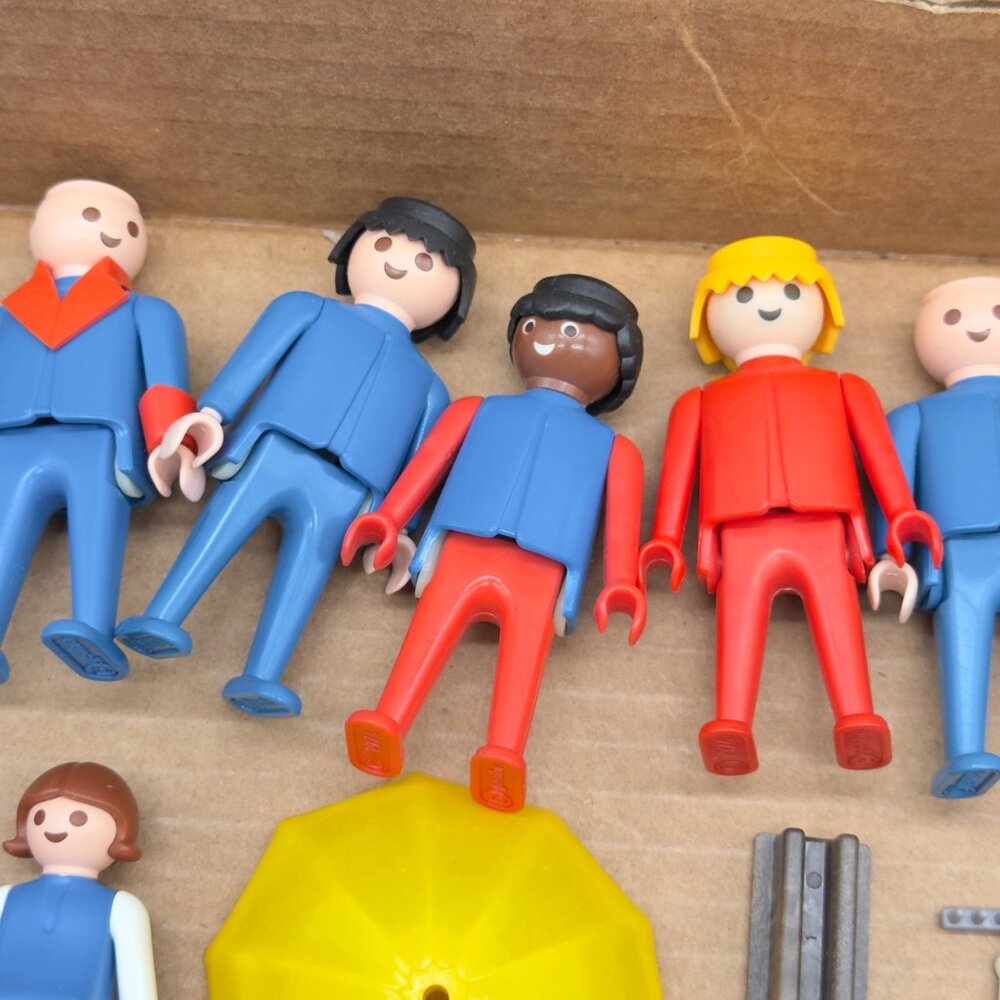 Vintage Playmobil People Accessories Lot Stop Light Hats Tools Parking Meter Etc - Picture 8 of 16
